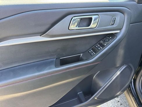 Used 2025 Ford Explorer ST-Line w/ ST-Line Street Pack image 20