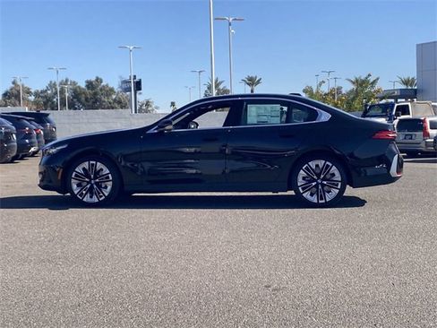 New 2025 BMW 530i 530i image 9