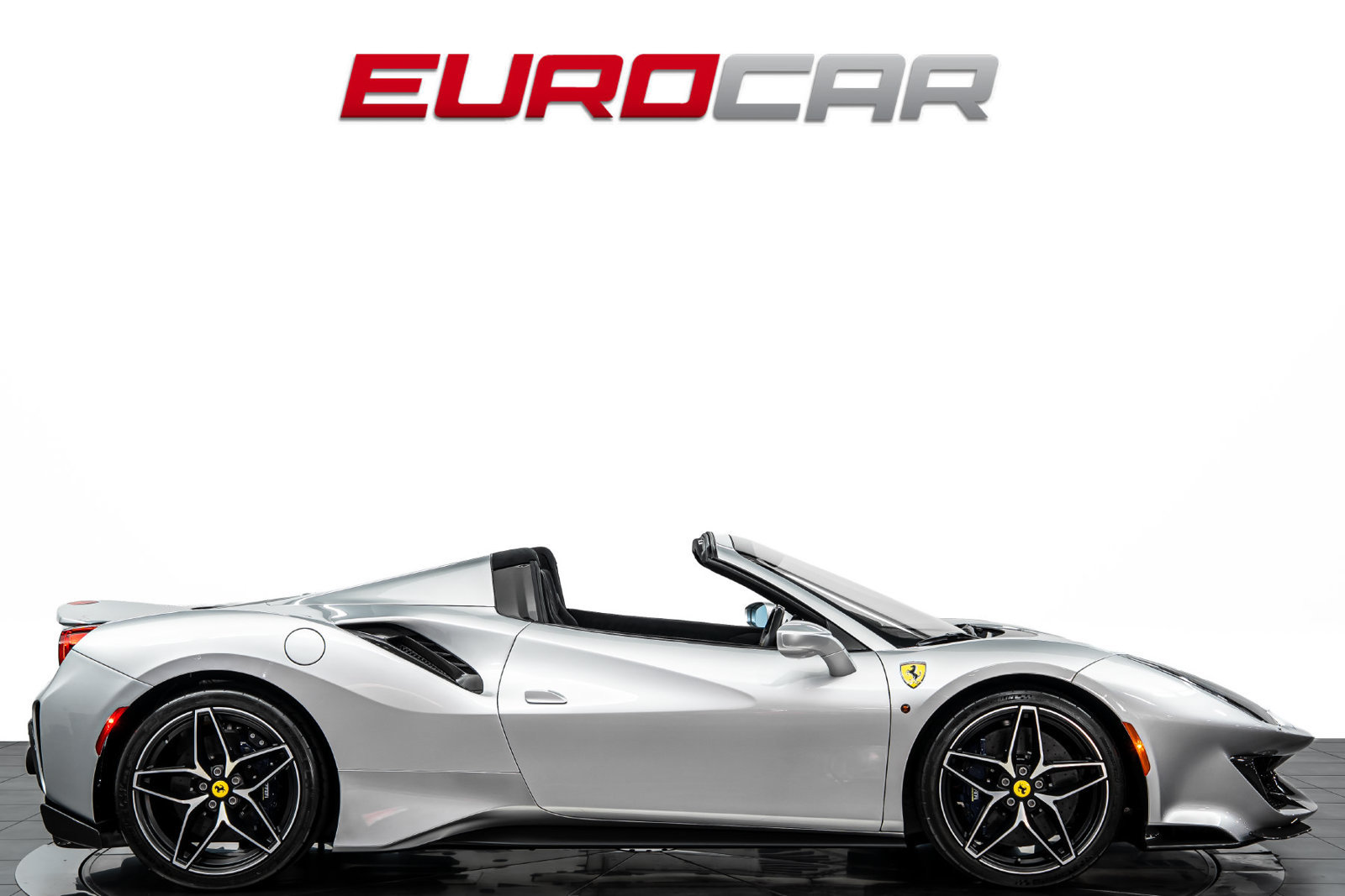 Used 2020 Ferrari 488 Pista Spider RWD image 8