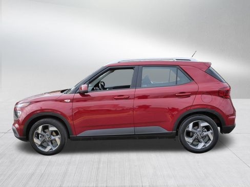 Used 2025 Hyundai Venue SEL FWD image 4