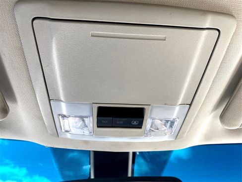 Used 2016 Ford Explorer Platinum image 26