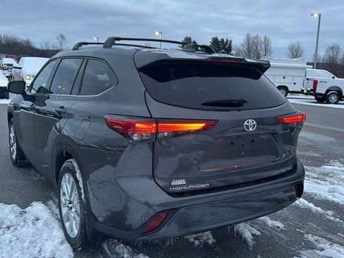 Used 2023 Toyota Highlander Limited image 5