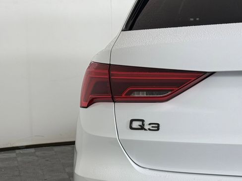 Certified 2025 Audi Q3 2.0T Premium w/ Convenience Package image 12