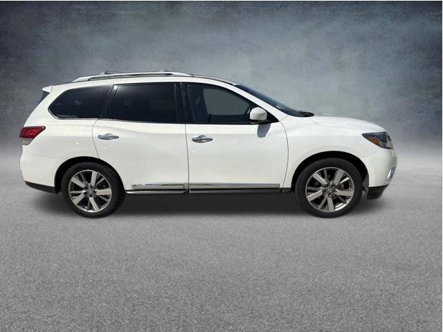 Used 2013 Nissan Pathfinder Platinum FWD image 3