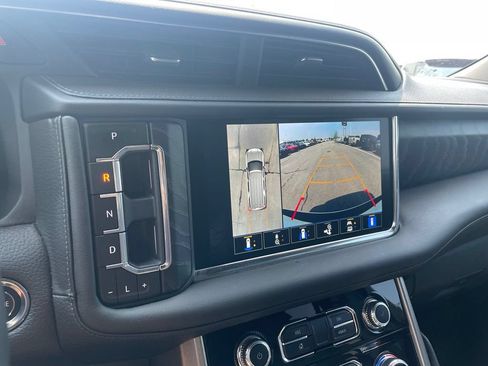 Used 2023 GMC Yukon XL Denali AWD/4WD image 18