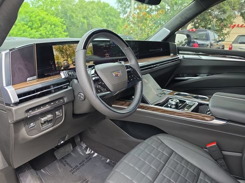 Used 2025 Cadillac Escalade Sport Platinum w/ LPO, ONYX Package RWD image 11