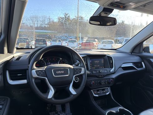 Used 2022 GMC Terrain SLE w/ Driver Convenience Package image 15