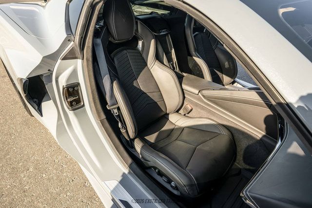 Used 2025 Chevrolet Corvette Stingray Premium Cpe w/ Z51 Performance Package RWD image 44