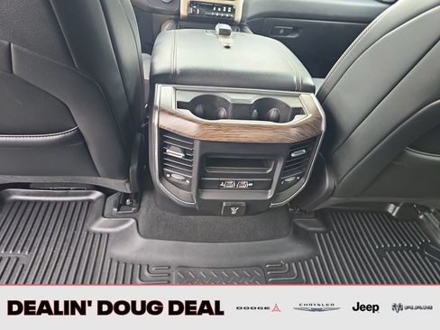 Used 2019 RAM 1500 Laramie AWD/4WD image 28