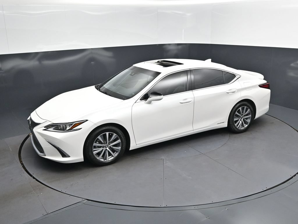Certified 2021 Lexus ES 300h w/ Accessory Package FWD image 31