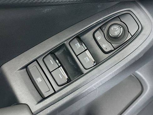 Used 2024 Subaru Crosstrek 2.0i Premium image 15