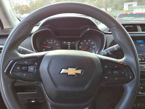 Used 2023 Chevrolet TrailBlazer LT w/ Convenience Package image 17