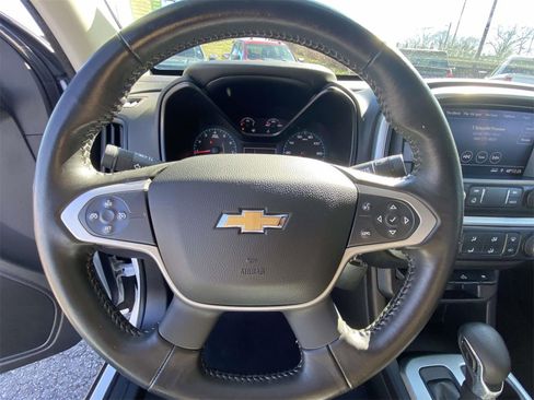 Used 2022 Chevrolet Colorado LT w/ Chrome Appearance Package image 19