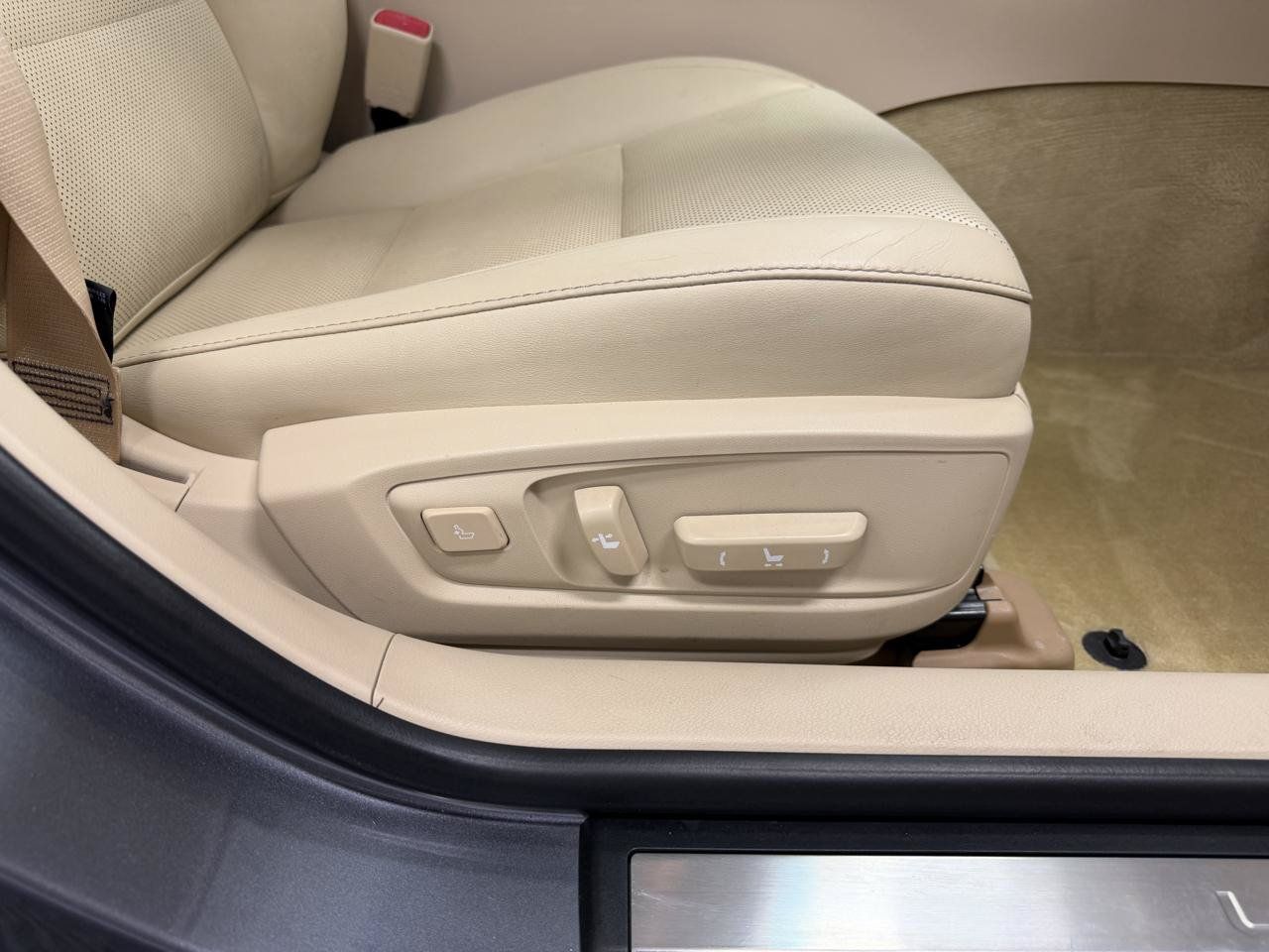 Used 2014 Lexus ES 350 w/ Luxury Package FWD image 15