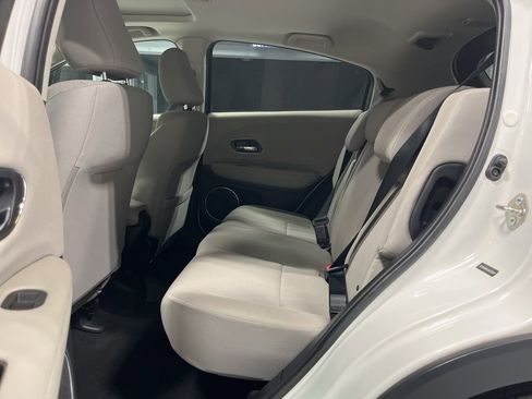 Used 2018 Honda HR-V EX image 35