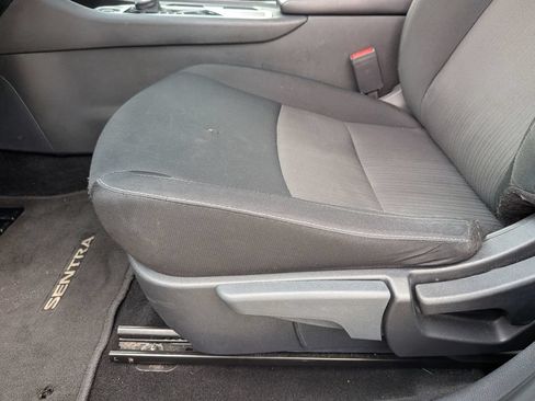 Used 2025 Nissan Sentra SV FWD image 19