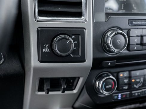 Used 2018 Ford F250 Lariat w/ Lariat Ultimate Package AWD/4WD image 34