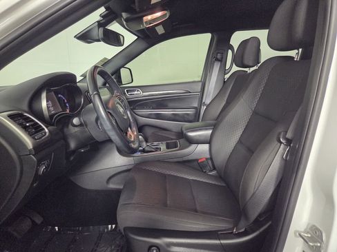 Certified 2022 Jeep Grand Cherokee Laredo E image 12