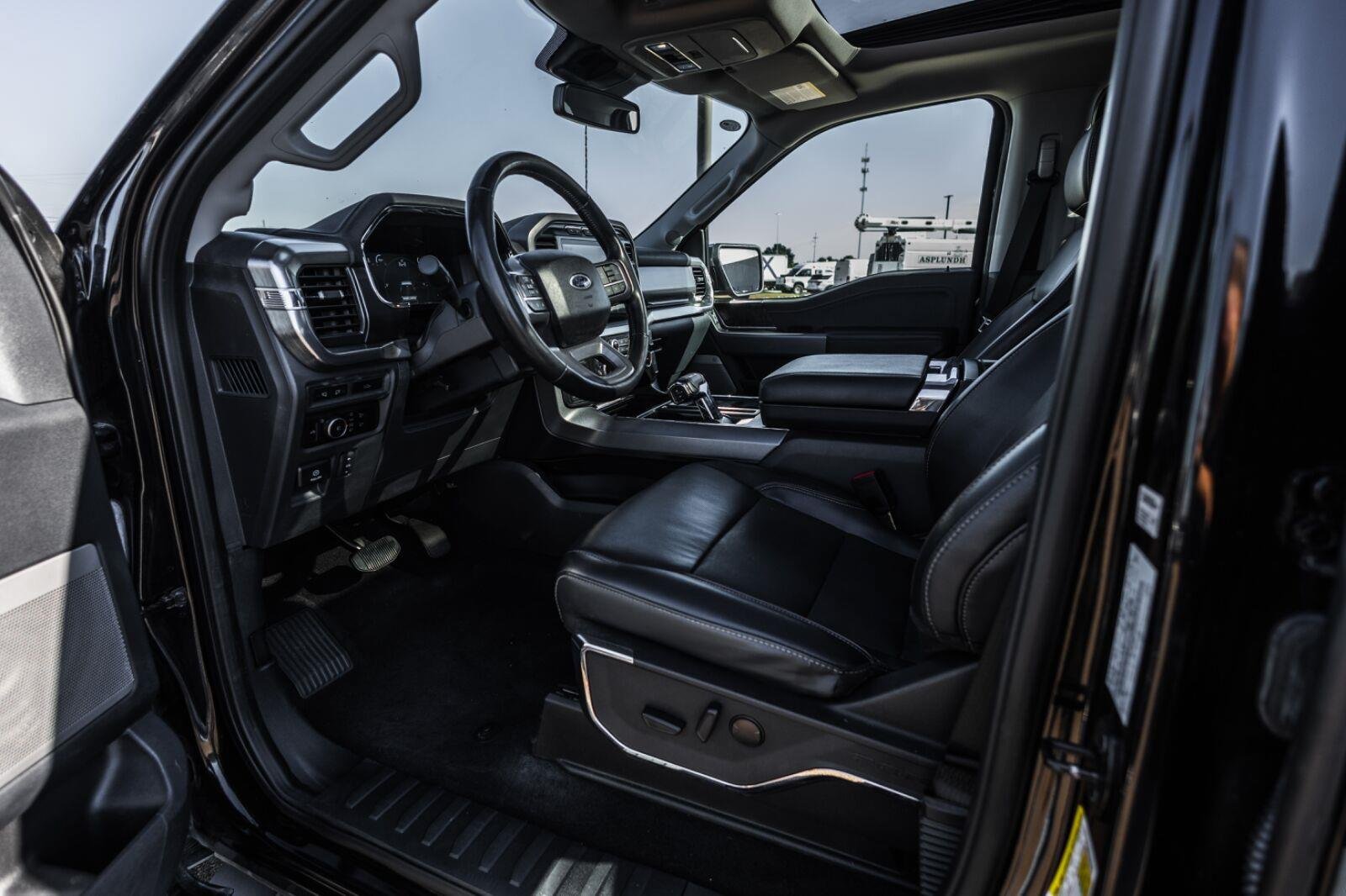 Used 2023 Ford F150 Lariat w/ Trailer Tow Package AWD/4WD image 13