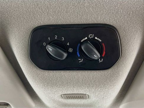 Used 2018 Ford Transit 150 XL RWD image 23
