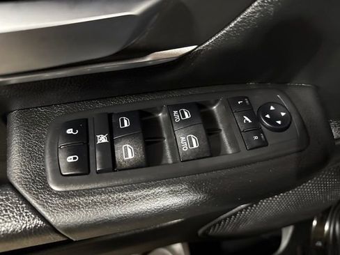 Used 2019 RAM 1500 Big Horn AWD/4WD image 3