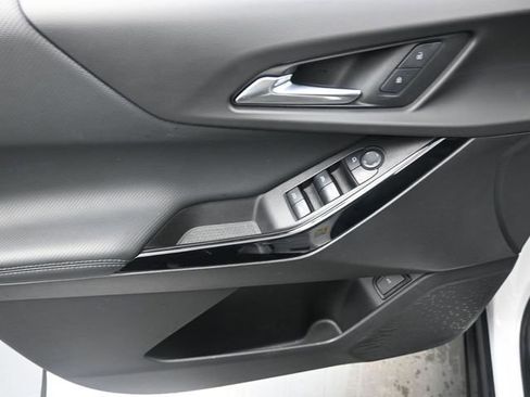 Used 2025 Chevrolet Equinox LT w/ Convenience Package II image 13