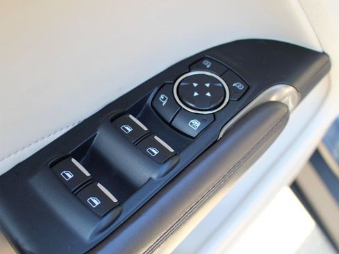 Used 2017 Lincoln MKC Reserve AWD/4WD image 12