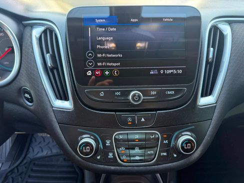 Used 2020 Chevrolet Malibu LT FWD image 13