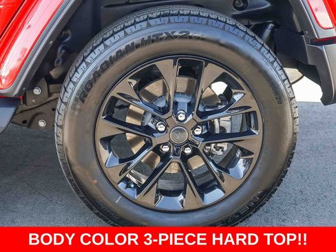 Used 2025 Jeep Wrangler Sahara image 10