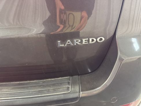 Used 2018 Jeep Grand Cherokee Laredo image 14