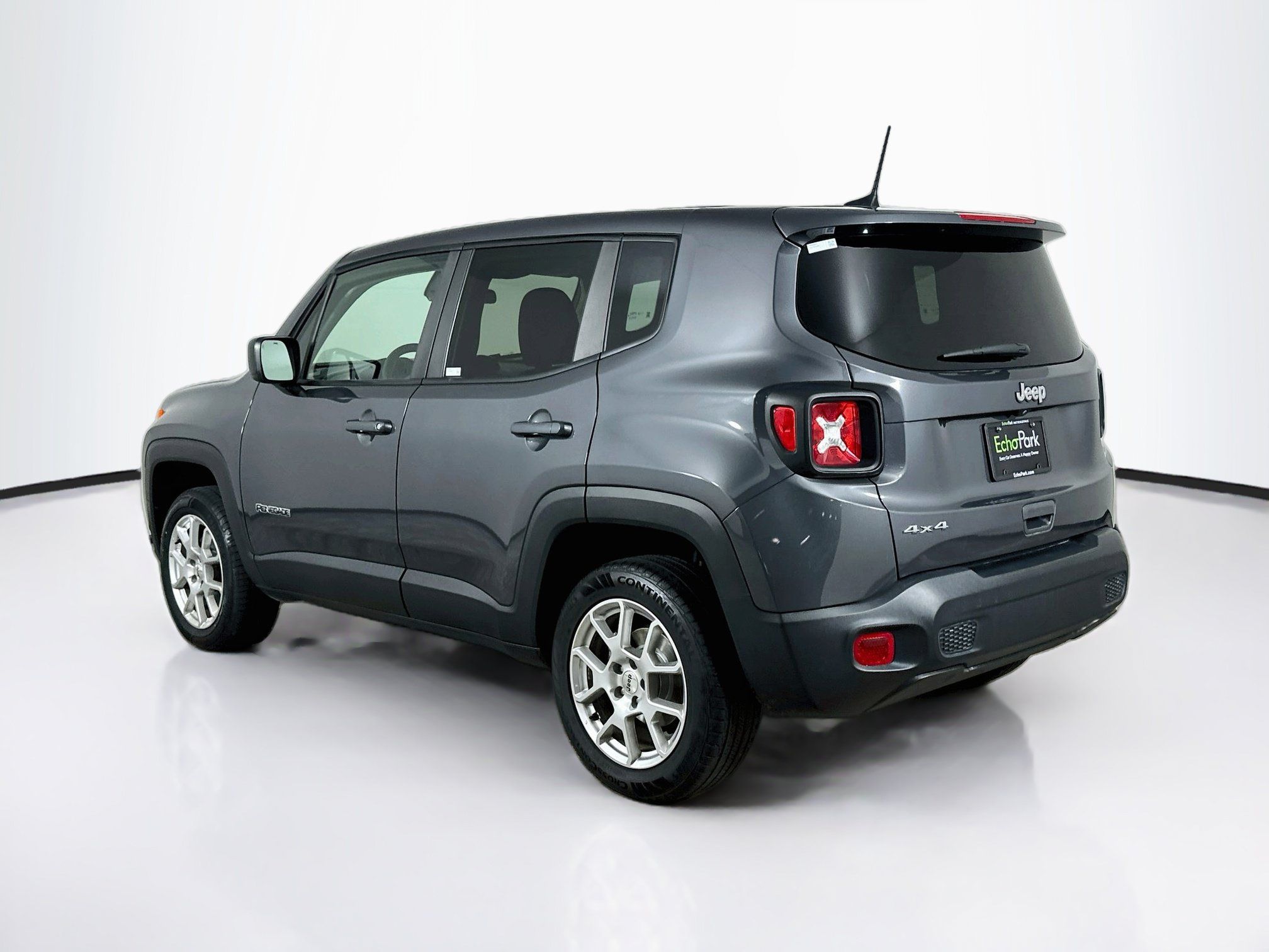 Used 2023 Jeep Renegade Latitude AWD/4WD image 5