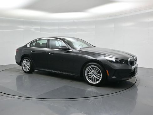 Used 2025 BMW 530i image 21