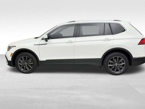 Used 2022 Volkswagen Tiguan SE image 5