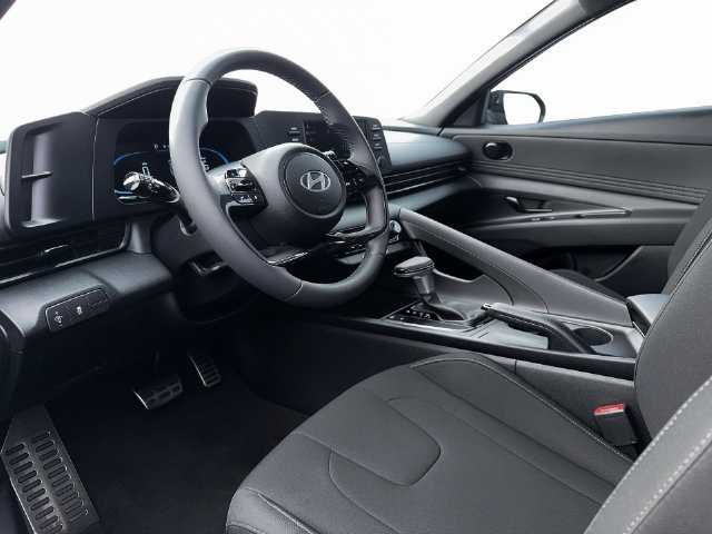 New 2026 Hyundai Elantra Sport FWD image 14