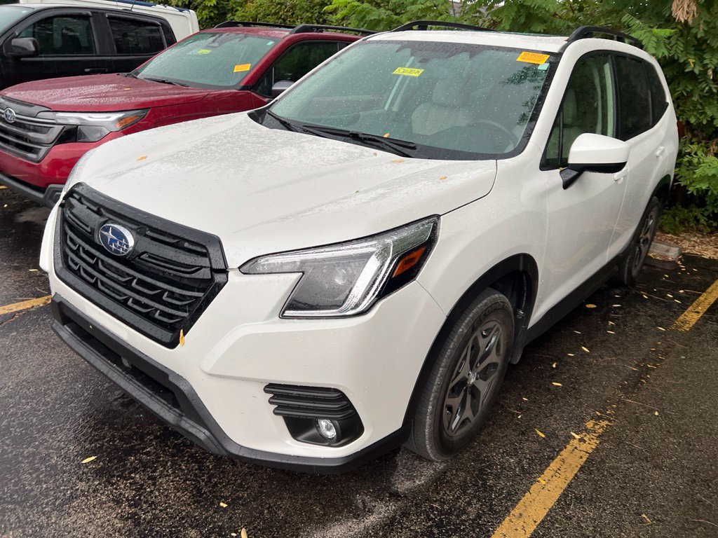 Used 2024 Subaru Forester Premium AWD/4WD image 1