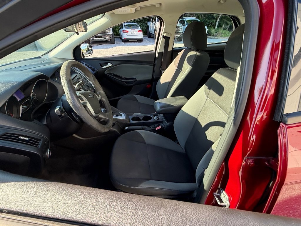 Used 2013 Ford Focus SE FWD image 10