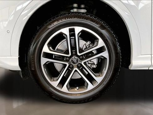 Used 2025 Audi Q5 Premium w/ Convenience Package AWD/4WD image 34