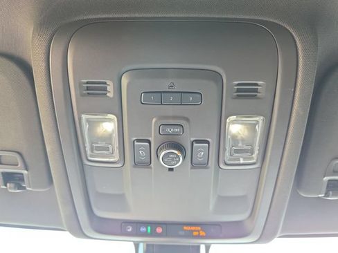 Certified 2022 GMC Yukon SLT w/ SLT Luxury Package RWD image 33