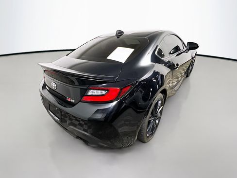 Certified 2024 Toyota GR86 Premium image 4