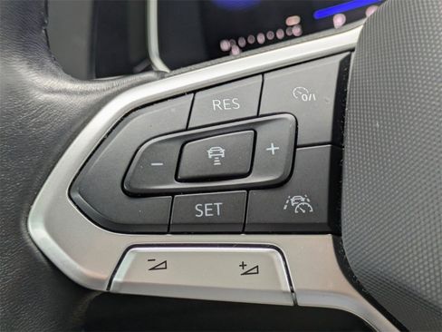 Used 2023 Volkswagen Jetta SE FWD image 25
