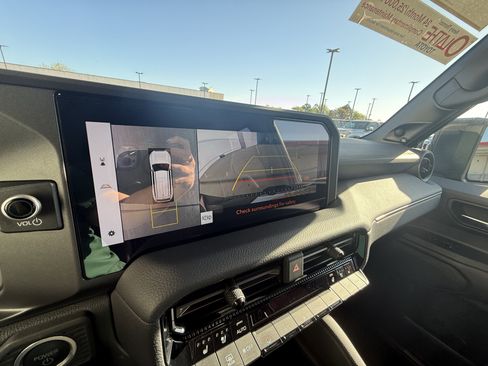 Certified 2024 Toyota Land Cruiser image 10