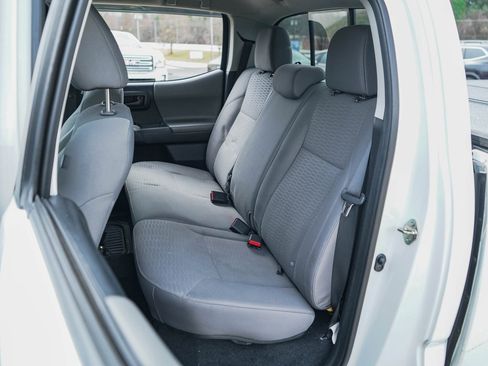 Used 2016 Toyota Tacoma SR5 image 18