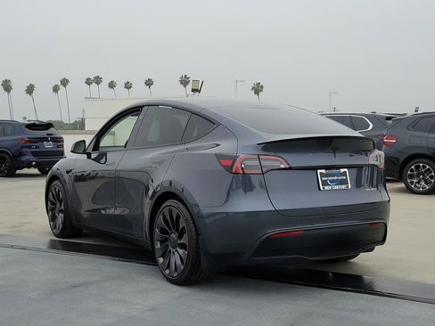 Used 2023 Tesla Model Y Performance AWD/4WD image 2