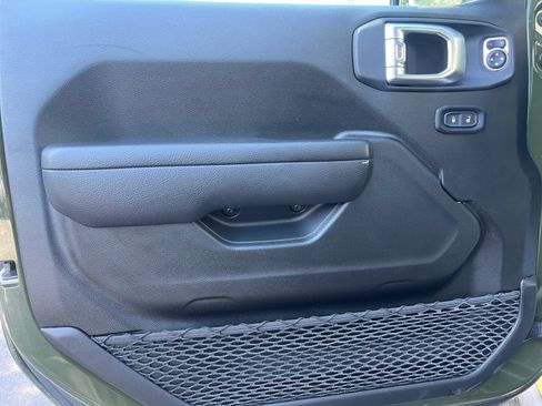 Used 2023 Jeep Wrangler Unlimited AWD/4WD image 15