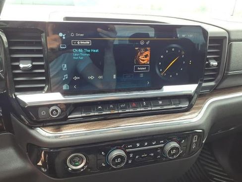 Used 2023 Chevrolet Silverado 1500 LT AWD/4WD image 11
