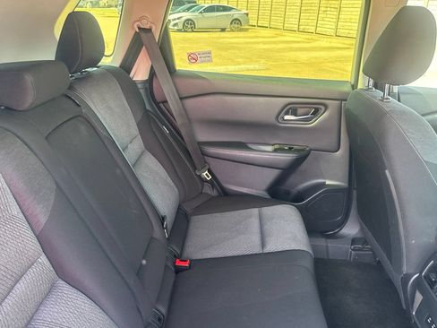 Certified 2025 Nissan Rogue SV FWD image 32