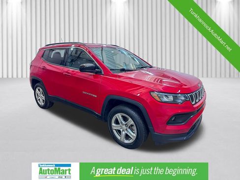 Used 2024 Jeep Compass Latitude image 1