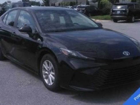 Used 2025 Toyota Camry LE FWD image 8