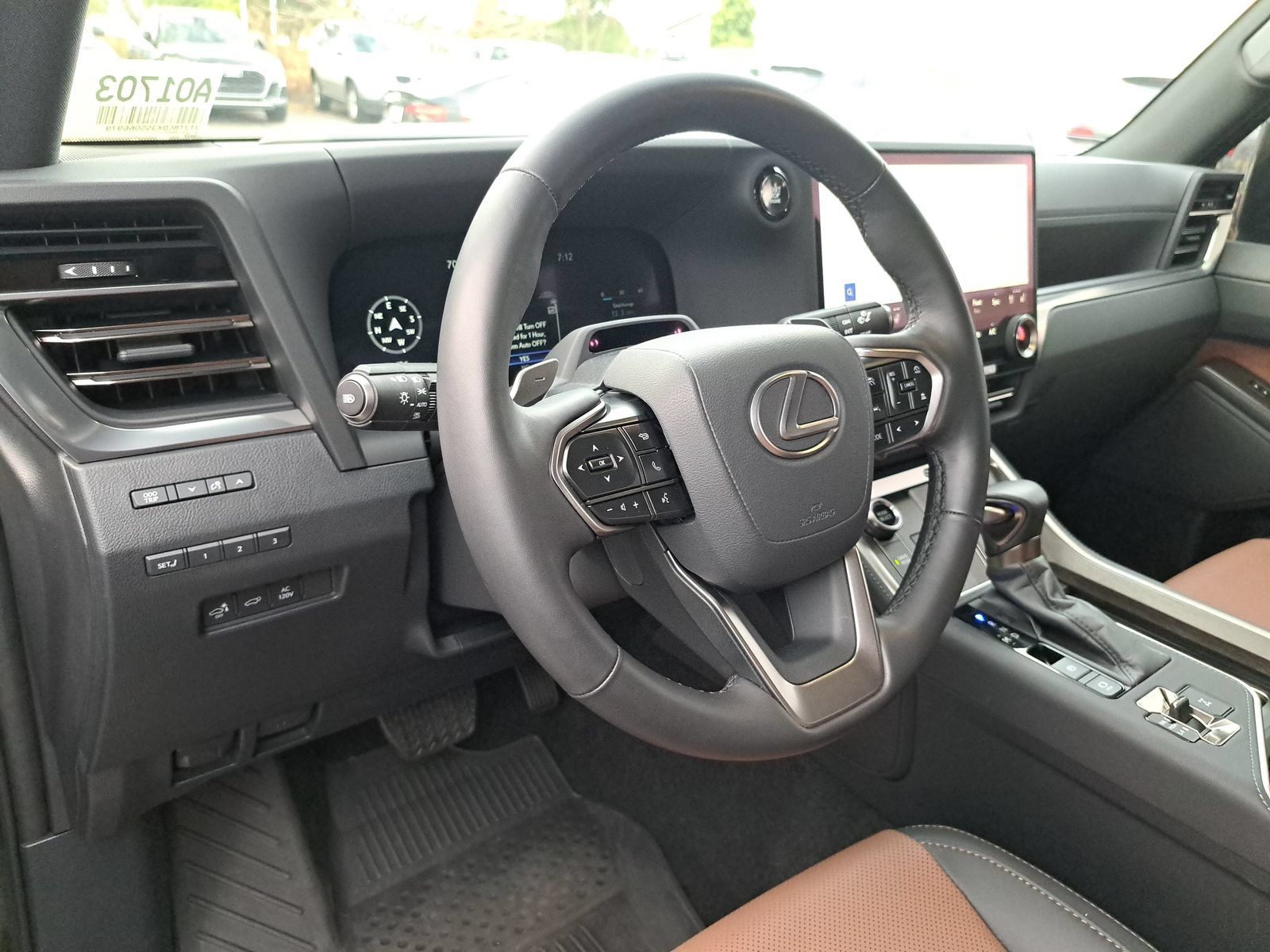 Used 2025 Lexus GX 550 w/ Accessory Package (Z1) AWD/4WD image 10