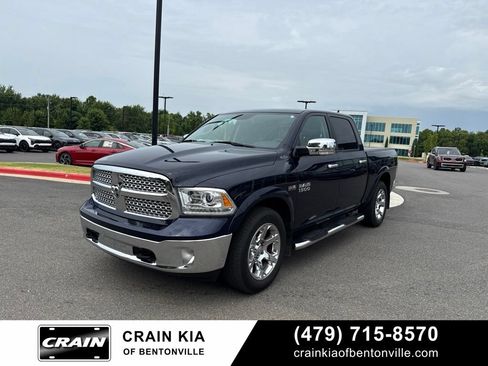 Used 2016 RAM 1500 Laramie w/ Convenience Group AWD/4WD image 2